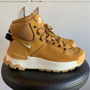 Nike‎ City Classic Boots Women’s 8.